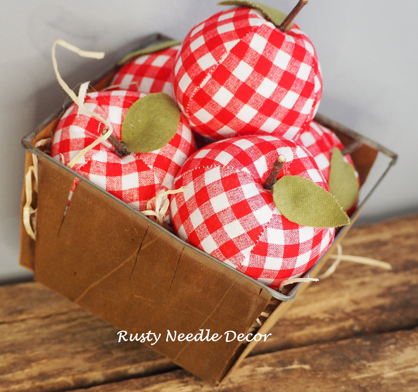 Vintage Wooden Fruit Basket with 5 Handmade Apples